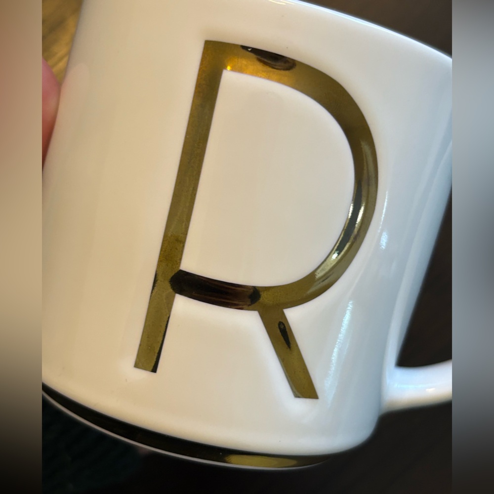 Williams-Sonoma Gold Monogram Mug, R - Picture 4 of 4
